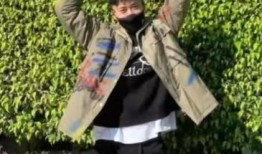 女子爆料破坏草地视频播放,女子爆料破坏草地视频引发热议